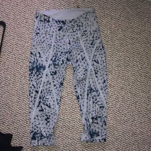 Lululemon crop leggings size 4